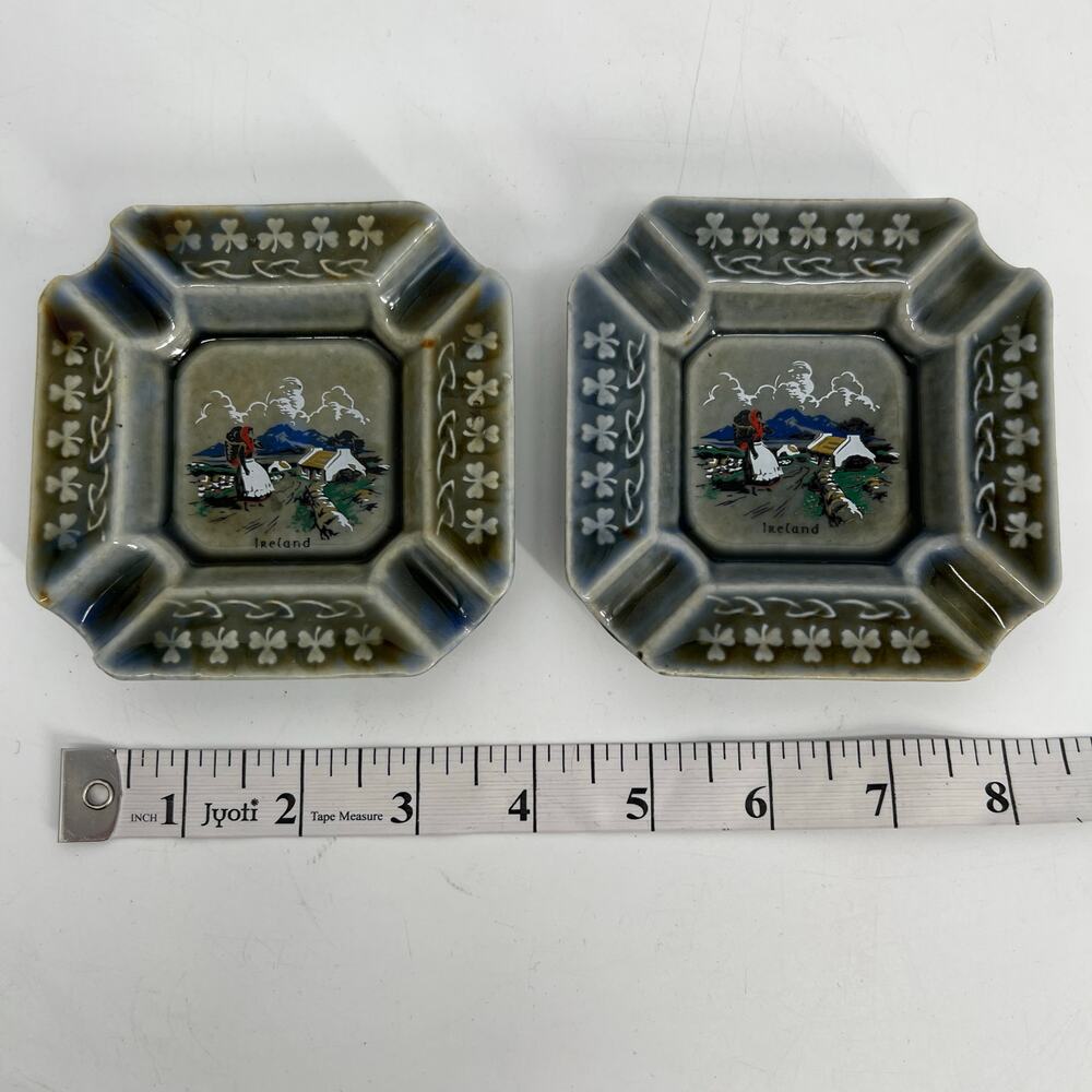 Vtg Wades of Ireland Irish Porcelain Ashtrays Set of 2 Pair Matching Small 4 in
